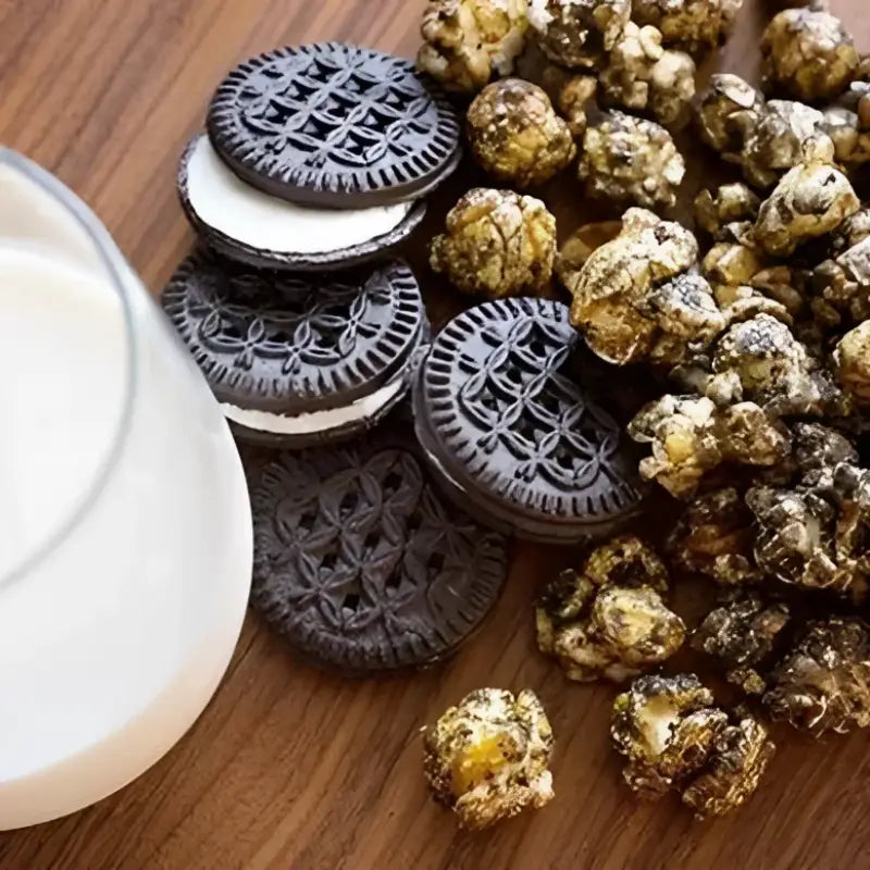 Bling Bling Cookies & Cream | Popcorn & Oreos - 12- measuring cups of popcorn per bag | weight varies by flavor